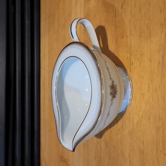 Noritake Dining Noritake Japan Joanne 6466 Creamer Poshmark